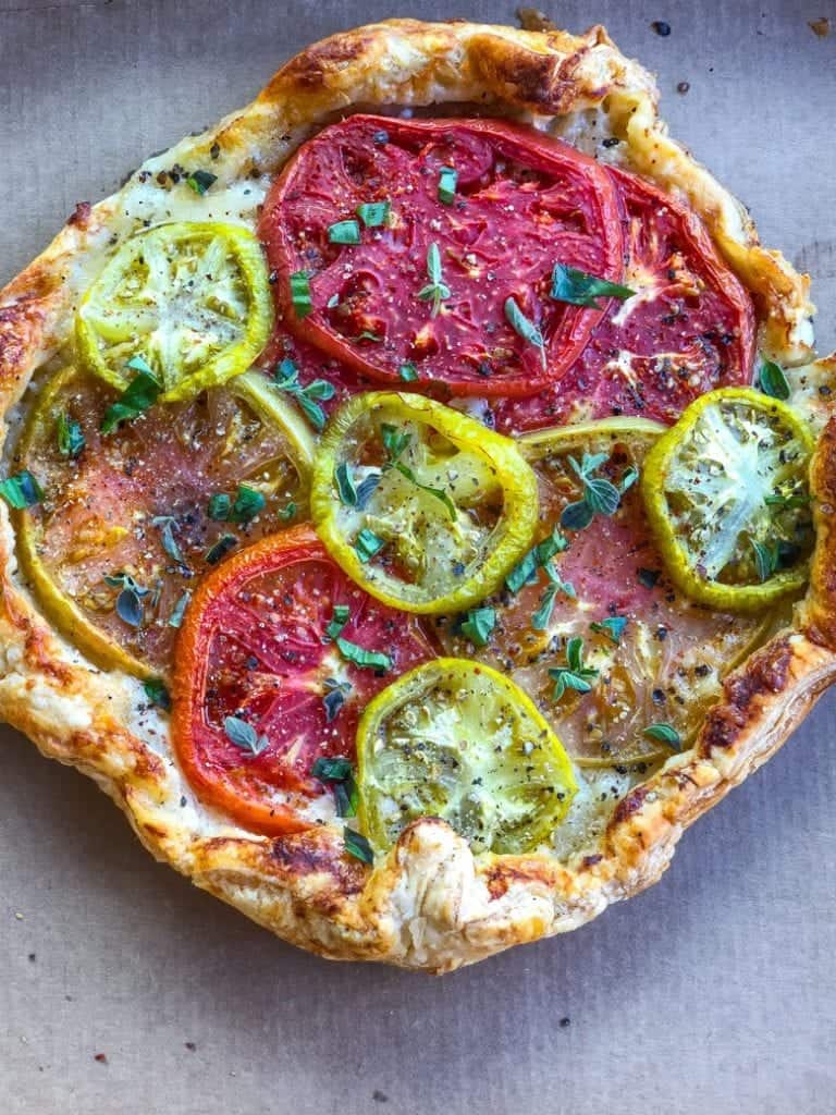 Heirloom tomato galette in a pizza box