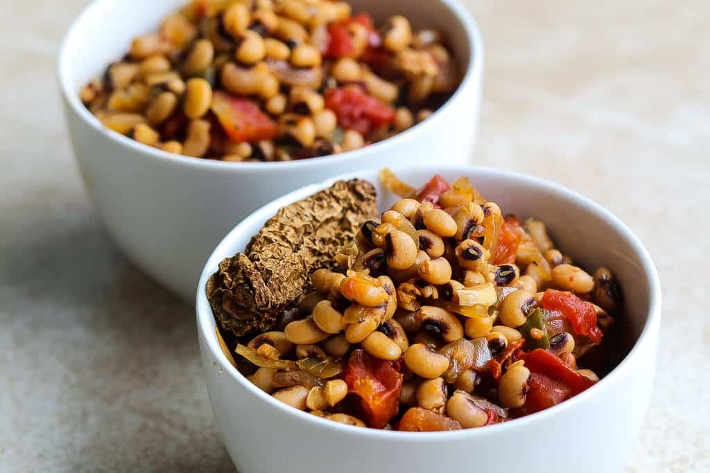 instant pot vegan black eyed peas recipe in a white bowl