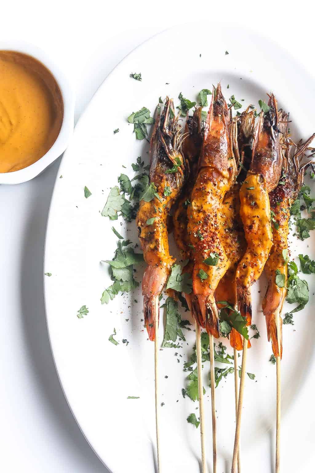 grilled shrimp skewers with peanut sauce