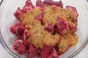 beef marinating in epis
