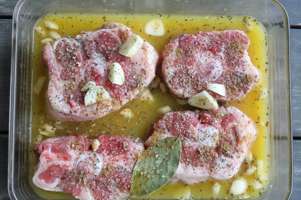 oxtails marinating