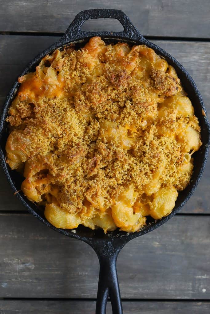 mac and cheese in cast iron skillet